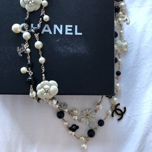 💯 Auth Chanel Pearl and Enamel Necklace